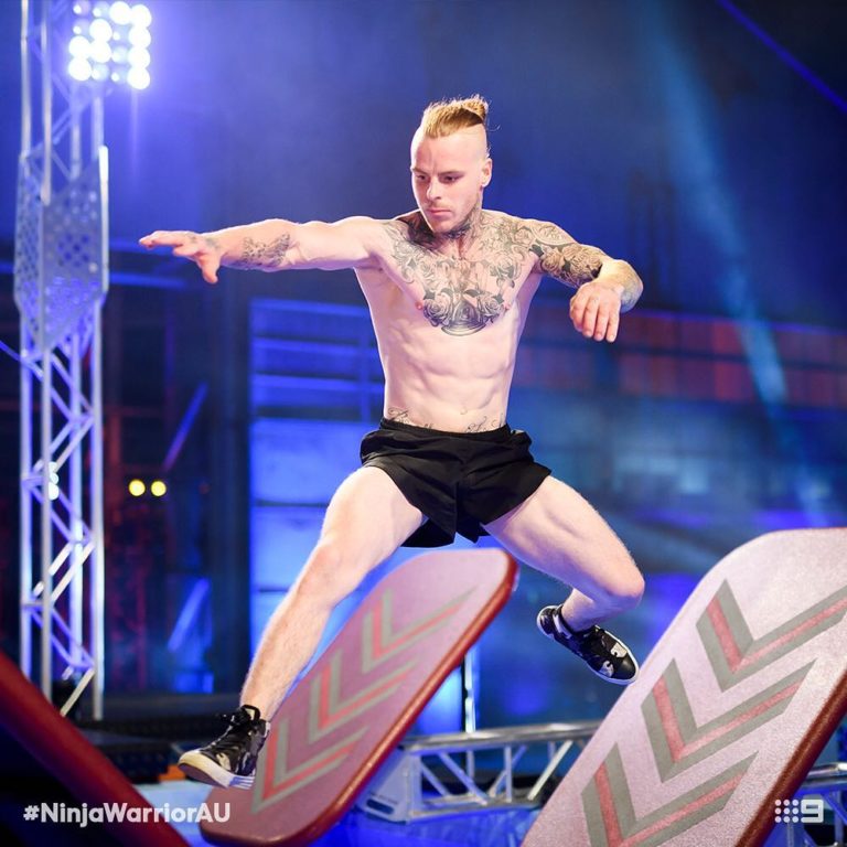 Corey Worthington takes a stab at the Australian Ninja Warrior course