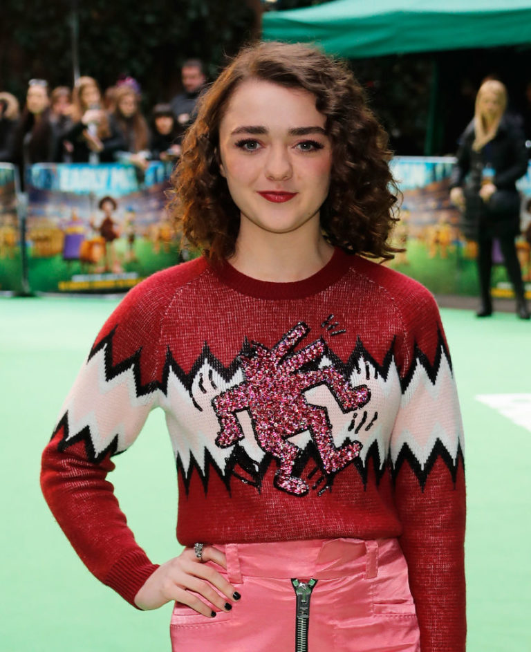 Maisie Williams’ boyfriend placed his hands on her stomach so, everyone ...