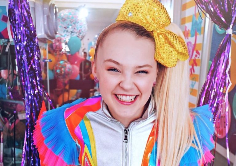 JoJo Siwa Makes New Romance Instagram Official